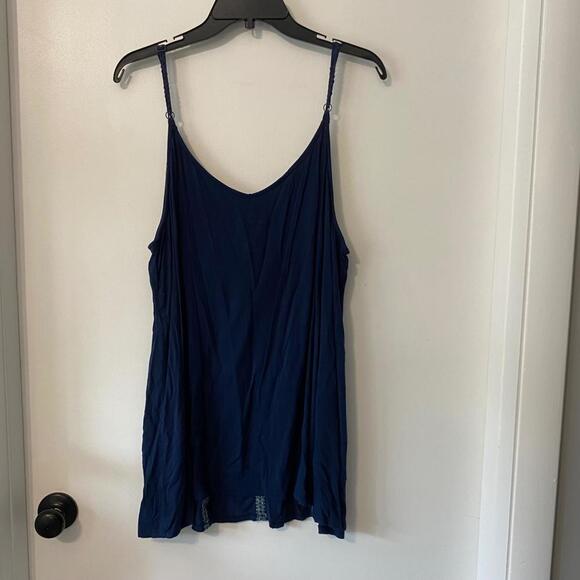 Torrid Size 3 Tank Top Super Soft Knits Embroidered Print - Picture 5 of 6